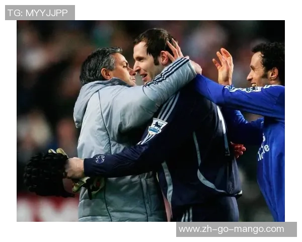 豪门足球风云中的传奇门将切赫的辉煌历程与不屈精神